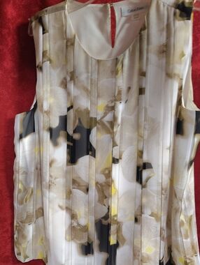 Calvin Klein White Floral Sleeveless Pleated Blouse